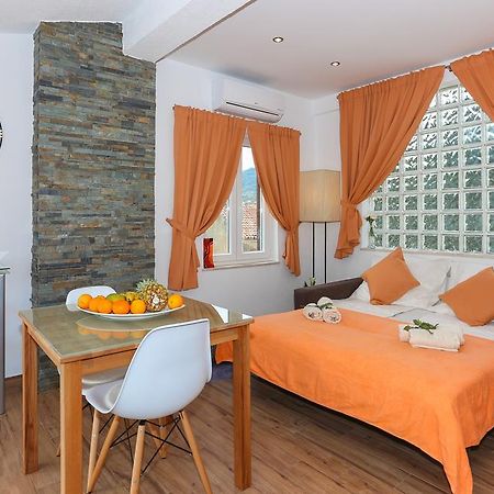 Apartments Ena&Toni Kaštela エクステリア 写真
